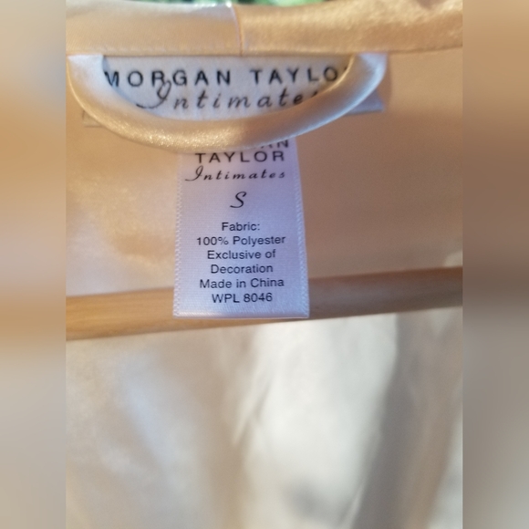 Robe & Shirt Ladies Set Morgan Taylor Intimates Silky Satin Cream White Small - Picture 4 of 12